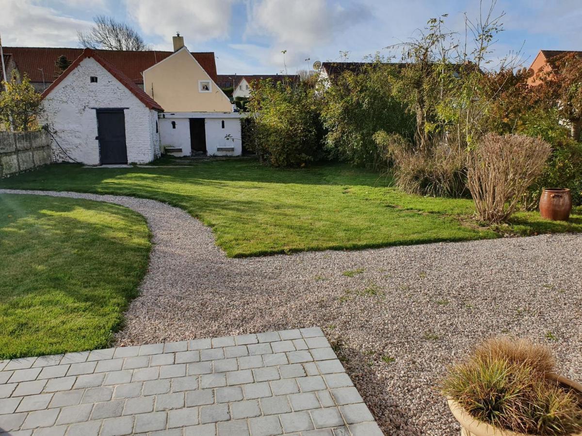 Vintage Holiday Home In Escalles With Garden Eksteriør bilde